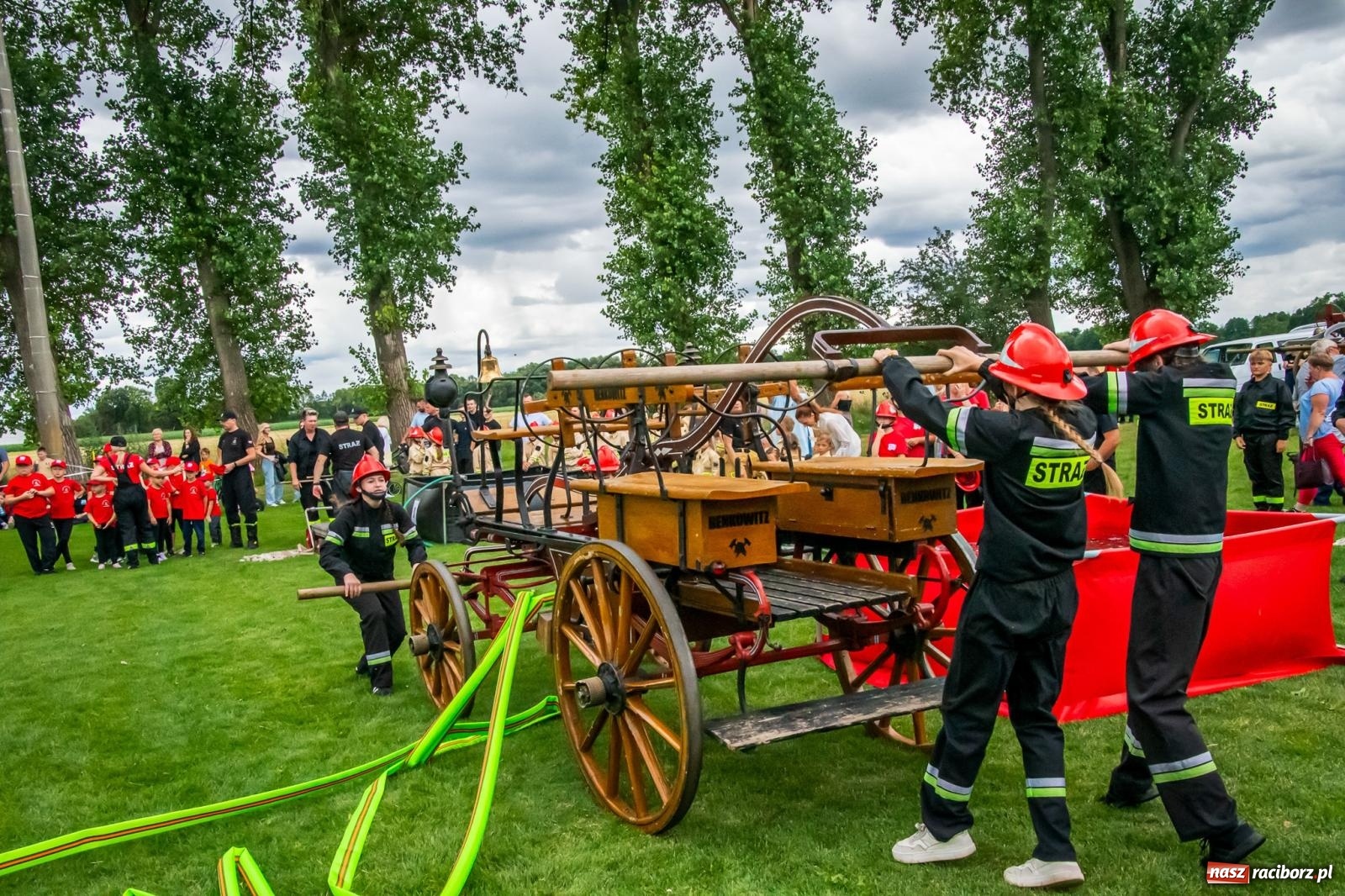 Zdjęcie w galerii na portalu naszraciborz.pl: Strażacka tradycja w nowoczesnym wydaniu: Kto okazał się bezkonkurencyjny w Bieńkowicach? wiadomości z regionu