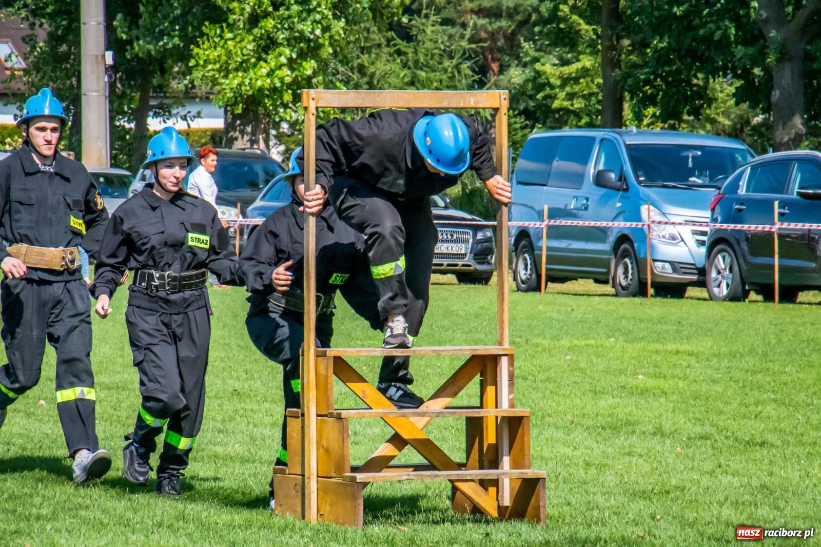 Zdjęcie w galerii na portalu naszraciborz.pl: Strażacka tradycja w nowoczesnym wydaniu: Kto okazał się bezkonkurencyjny w Bieńkowicach? wiadomości z regionu