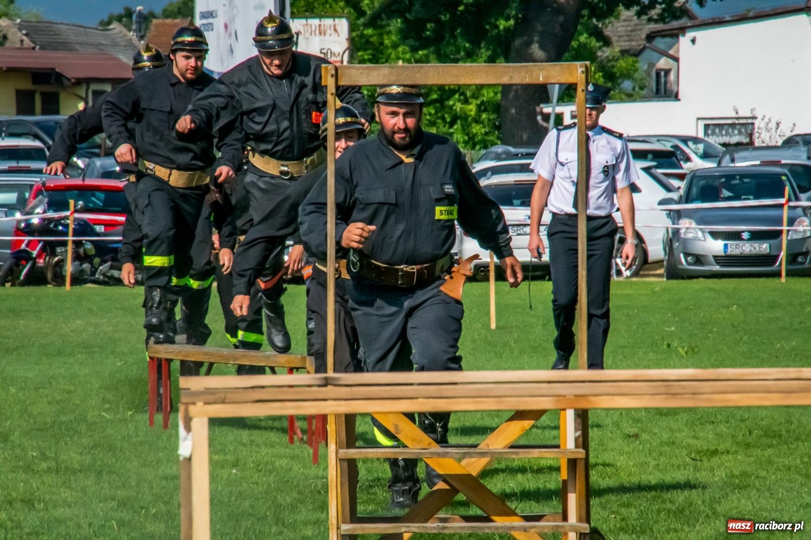 Zdjęcie w galerii na portalu naszraciborz.pl: Strażacka tradycja w nowoczesnym wydaniu: Kto okazał się bezkonkurencyjny w Bieńkowicach? wiadomości z regionu