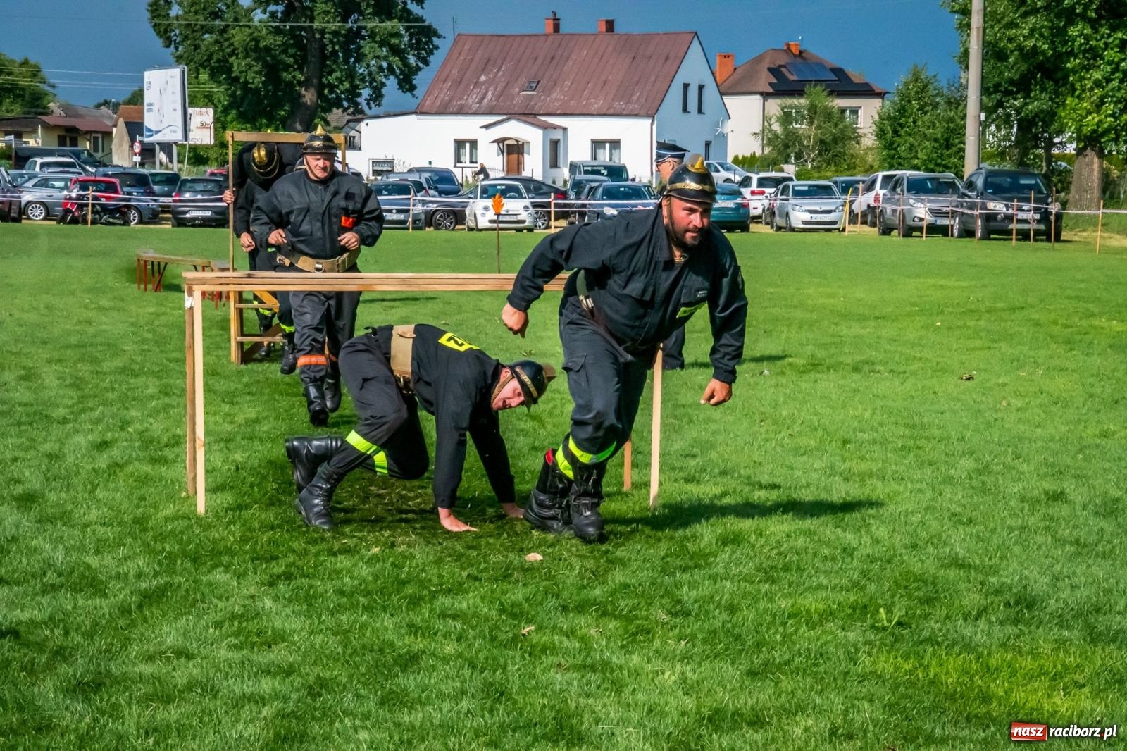 Zdjęcie w galerii na portalu naszraciborz.pl: Strażacka tradycja w nowoczesnym wydaniu: Kto okazał się bezkonkurencyjny w Bieńkowicach? wiadomości z regionu