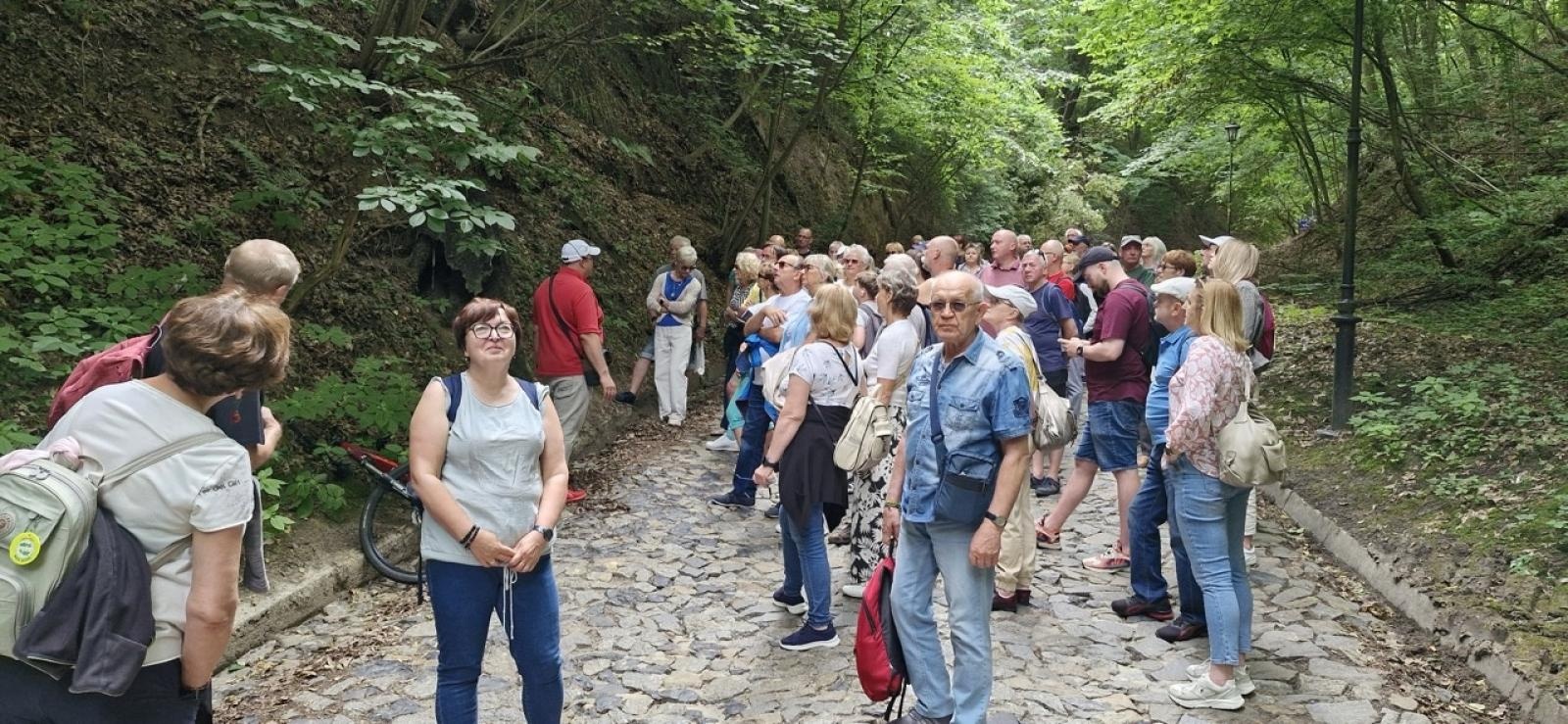 Zdjęcie w galerii na portalu naszraciborz.pl: Sandomierz i Kazimierz Dolny na weekend. PTTK Racibórz zabrało 70 uczestników na turystyczny szlak wiadomości z regionu