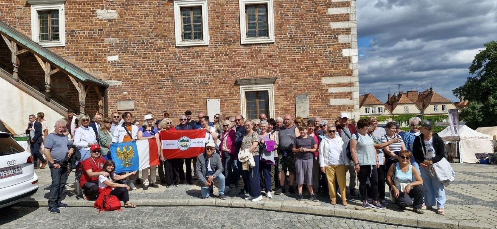 Zdjęcie w galerii na portalu naszraciborz.pl: Sandomierz i Kazimierz Dolny na weekend. PTTK Racibórz zabrało 70 uczestników na turystyczny szlak wiadomości z regionu