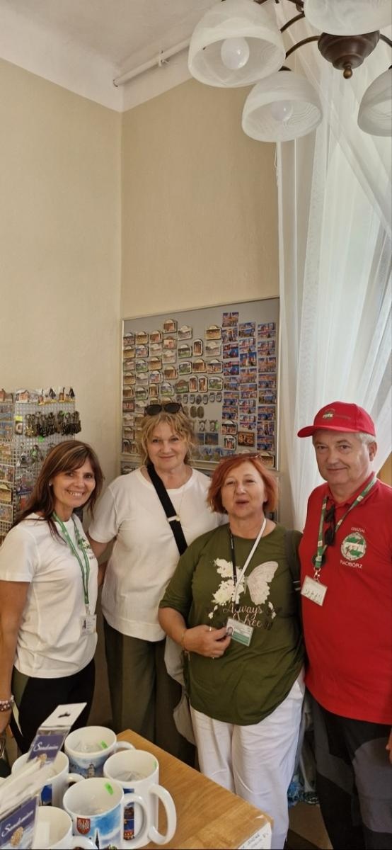 Zdjęcie w galerii na portalu naszraciborz.pl: Sandomierz i Kazimierz Dolny na weekend. PTTK Racibórz zabrało 70 uczestników na turystyczny szlak wiadomości z regionu