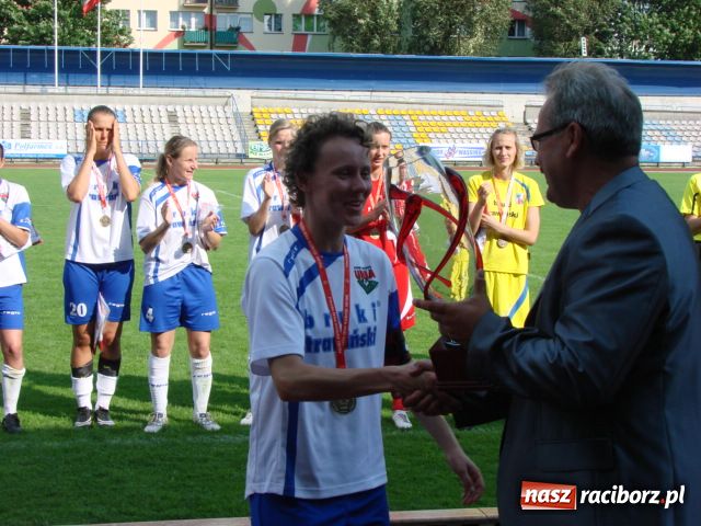 Zdjęcie w galerii na portalu naszraciborz.pl: Unitki przywiozły Puchar Polski wiadomości z regionu
