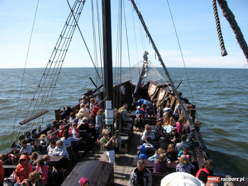 Zdjęcie w galerii na portalu naszraciborz.pl: Uczniowie ZSOMS na obozie w Dąbkach wiadomości z regionu