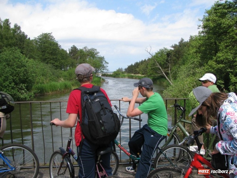 Zdjęcie w galerii na portalu naszraciborz.pl: Uczniowie ZSOMS na obozie w Dąbkach wiadomości z regionu