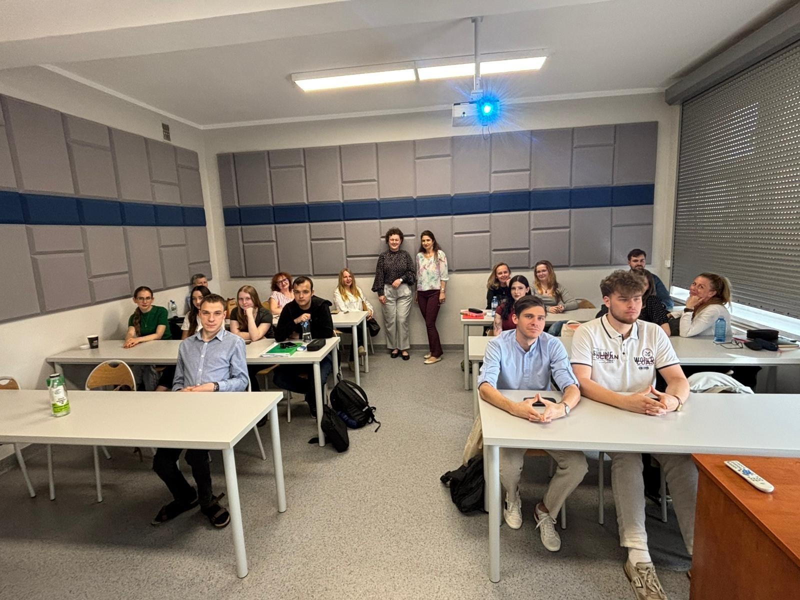 Zdjęcie w galerii na portalu naszraciborz.pl: Nie uczymy języków. Kształcimy ludzi, którzy będą tworzyć przyszłość komunikacji wiadomości z regionu