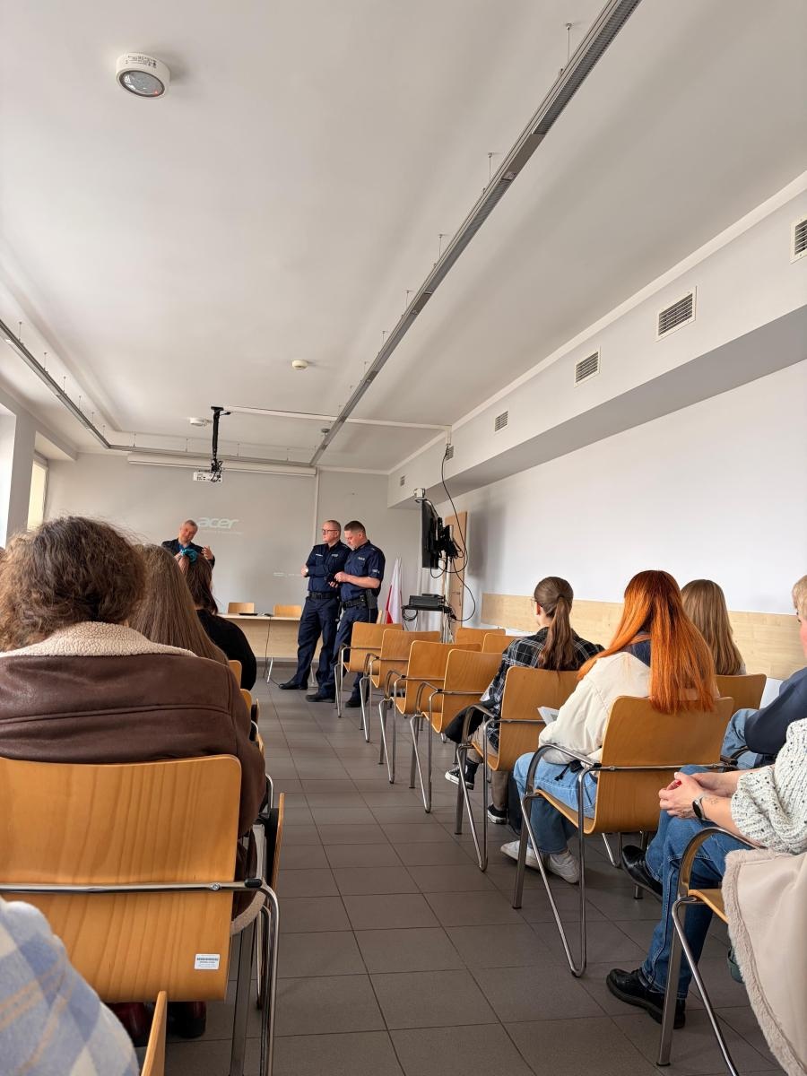 Zdjęcie w galerii na portalu naszraciborz.pl: Nie uczymy języków. Kształcimy ludzi, którzy będą tworzyć przyszłość komunikacji wiadomości z regionu