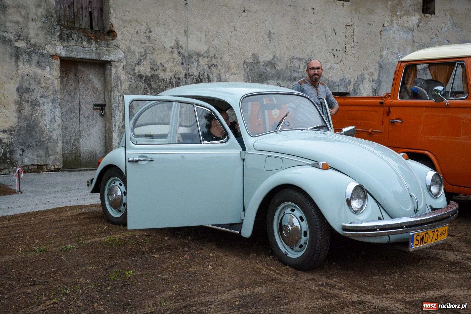 Zdjęcie w galerii na portalu naszraciborz.pl: Deszcz nie przestraszył fanów motoryzacji. Zlot w Sławikowie [FOTO] wiadomości z regionu