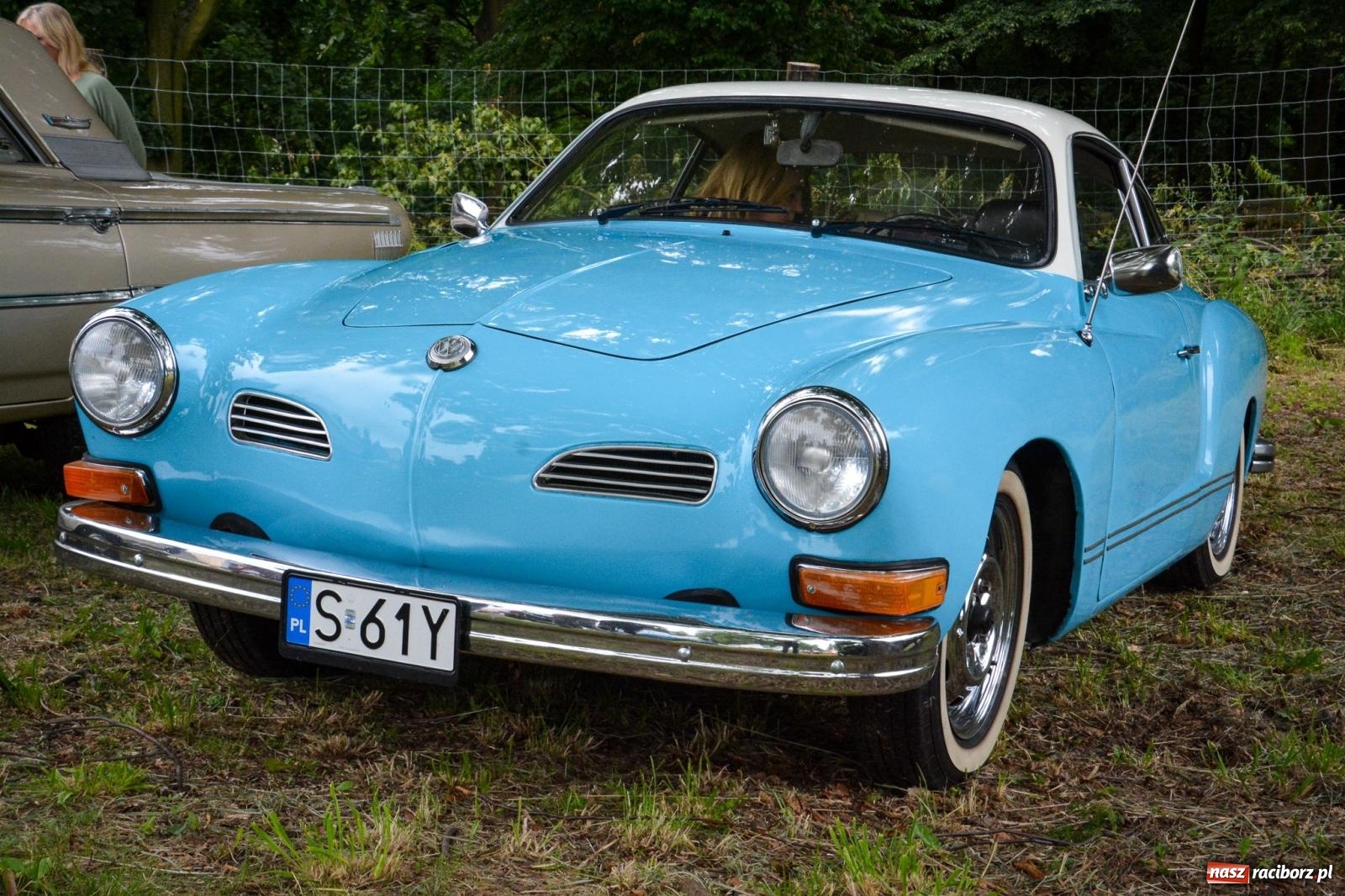 Zdjęcie w galerii na portalu naszraciborz.pl: Deszcz nie przestraszył fanów motoryzacji. Zlot w Sławikowie [FOTO] wiadomości z regionu
