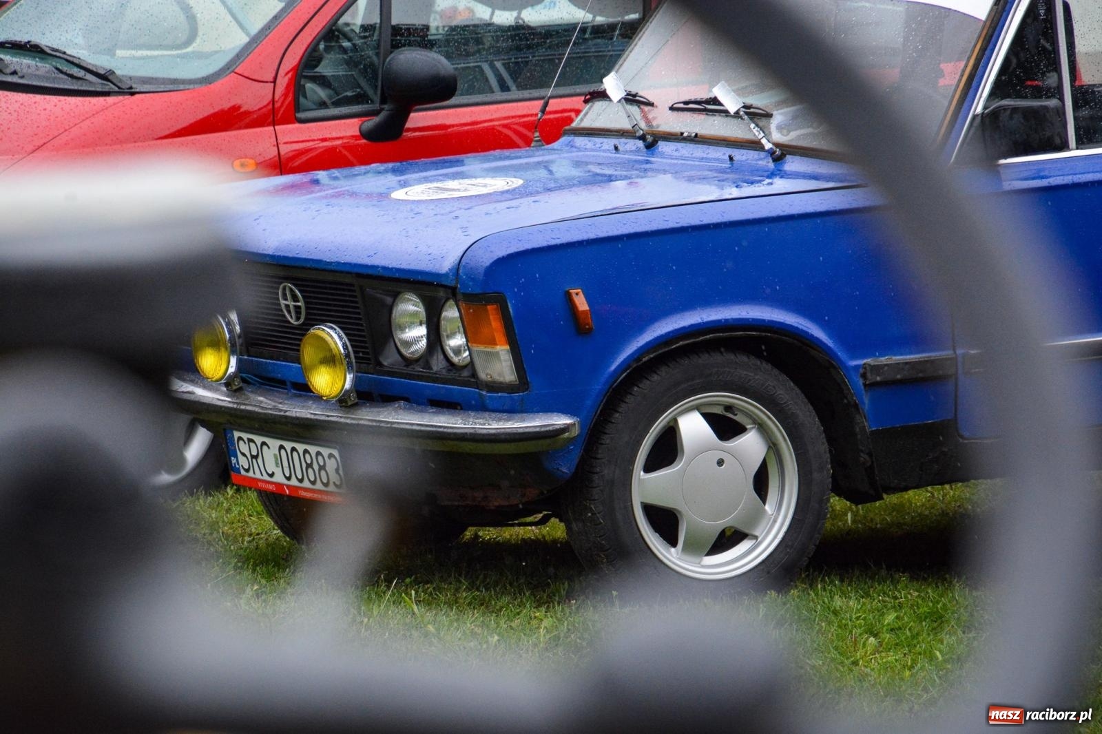 Zdjęcie w galerii na portalu naszraciborz.pl: Deszcz nie przestraszył fanów motoryzacji. Zlot w Sławikowie [FOTO] wiadomości z regionu