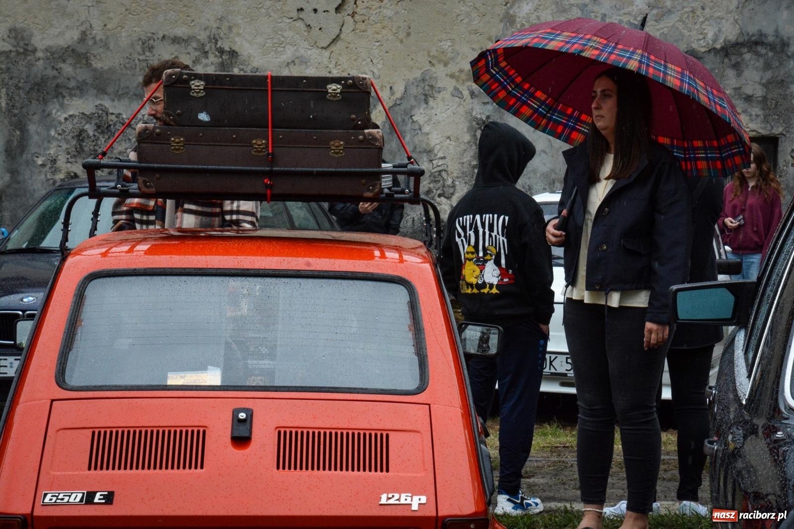 Zdjęcie w galerii na portalu naszraciborz.pl: Deszcz nie przestraszył fanów motoryzacji. Zlot w Sławikowie [FOTO] wiadomości z regionu