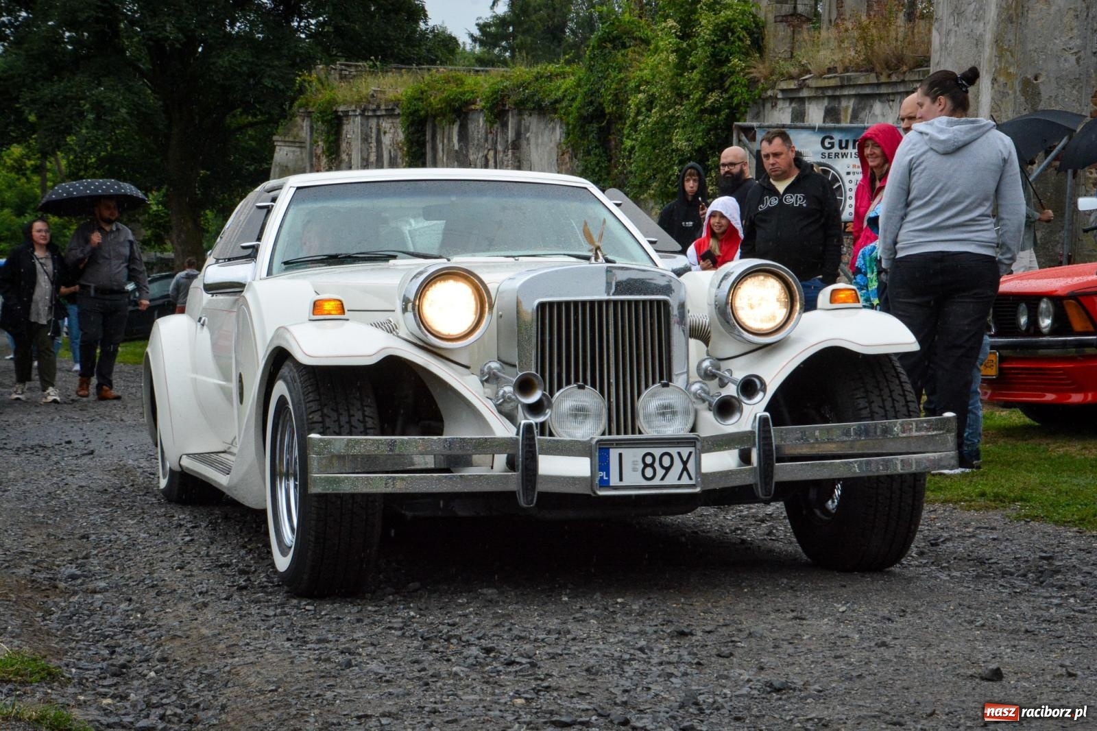 Zdjęcie w galerii na portalu naszraciborz.pl: Deszcz nie przestraszył fanów motoryzacji. Zlot w Sławikowie [FOTO] wiadomości z regionu