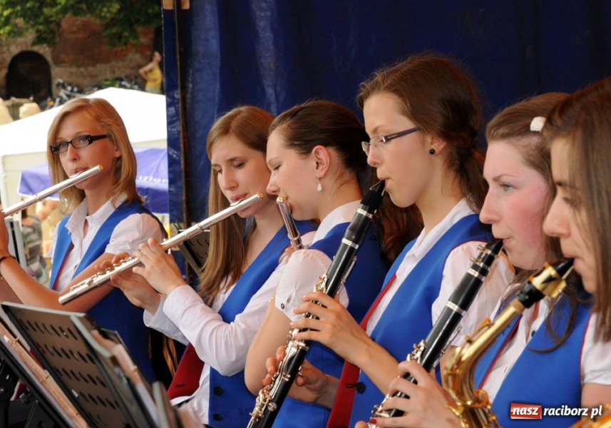 Zdjęcie w galerii na portalu naszraciborz.pl: W Tworkowie wybierali Miss-15 wiadomości z regionu