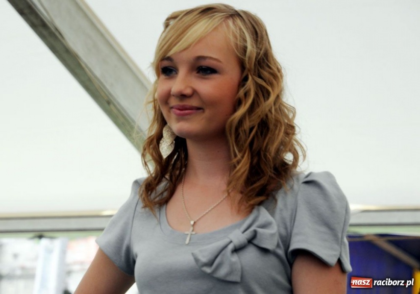 Zdjęcie w galerii na portalu naszraciborz.pl: W Tworkowie wybierali Miss-15 wiadomości z regionu