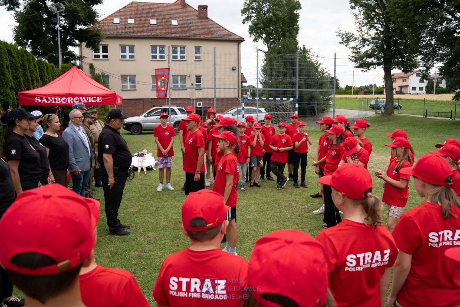 Zdjęcie w galerii na portalu naszraciborz.pl: Obozy strażacko-turystyczne w Samborowicach. Młodzież połączyła naukę ratownictwa z wakacyjną przygodą wiadomości z regionu