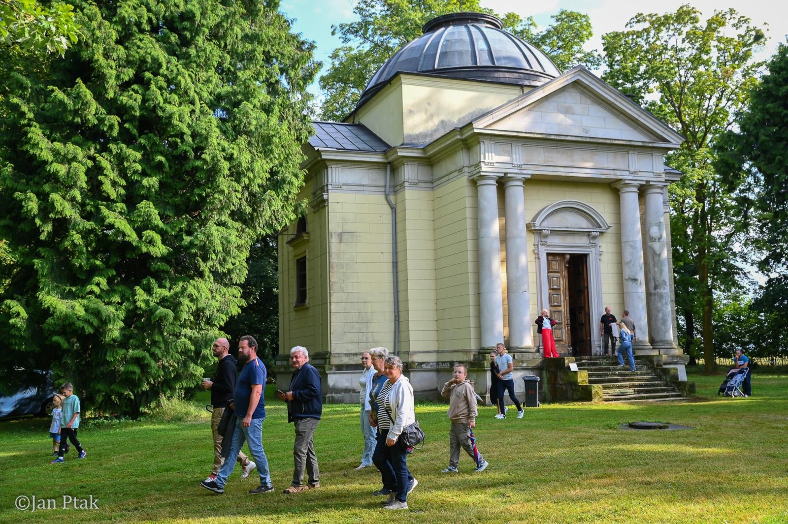 Zdjęcie w galerii na portalu naszraciborz.pl: Huczny powrót hrabiny. Tłumy na Fanny Days w Krowiarkach [FOTO i WIDEO] wiadomości z regionu