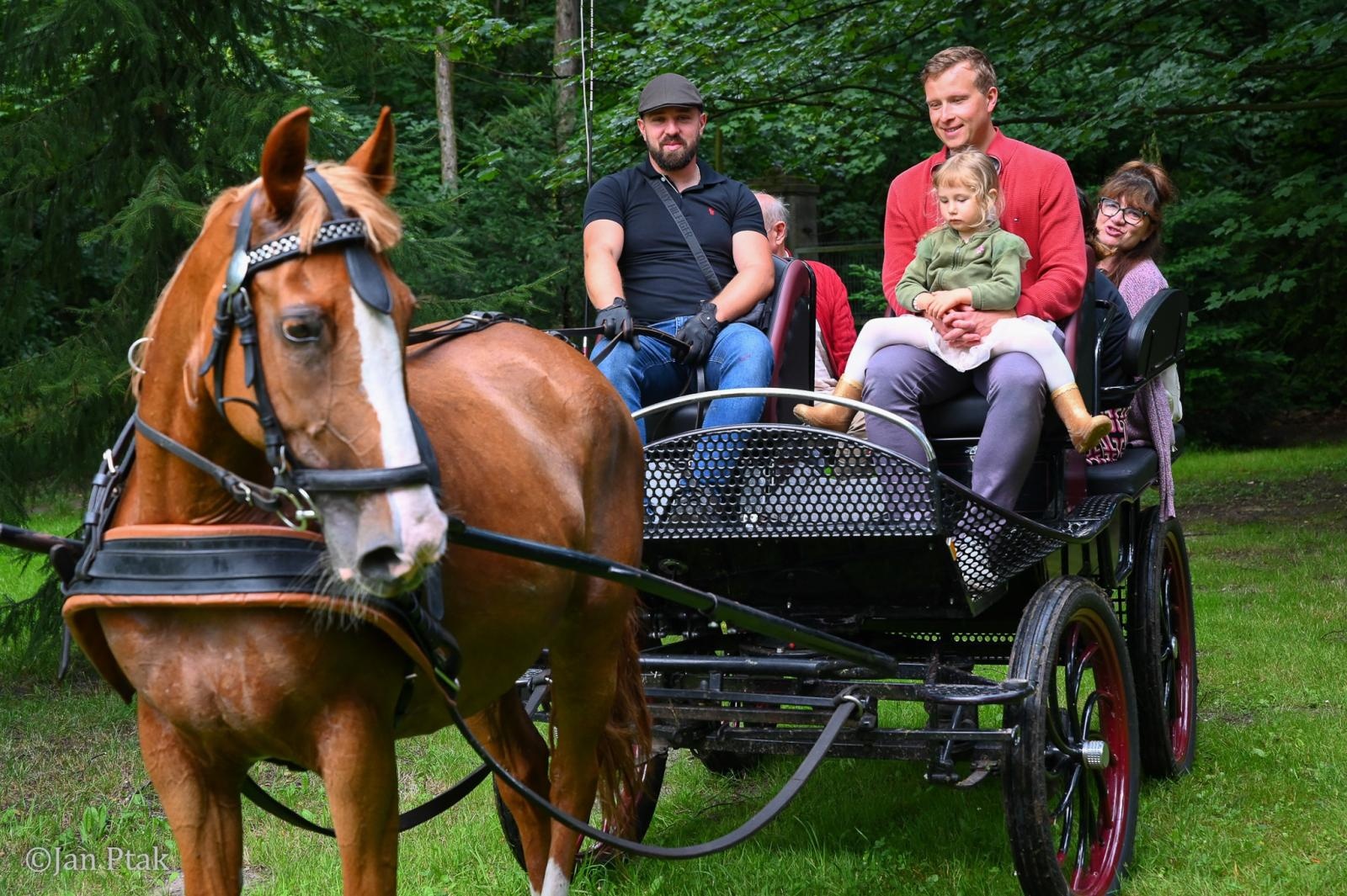 Zdjęcie w galerii na portalu naszraciborz.pl: Huczny powrót hrabiny. Tłumy na Fanny Days w Krowiarkach [FOTO i WIDEO] wiadomości z regionu