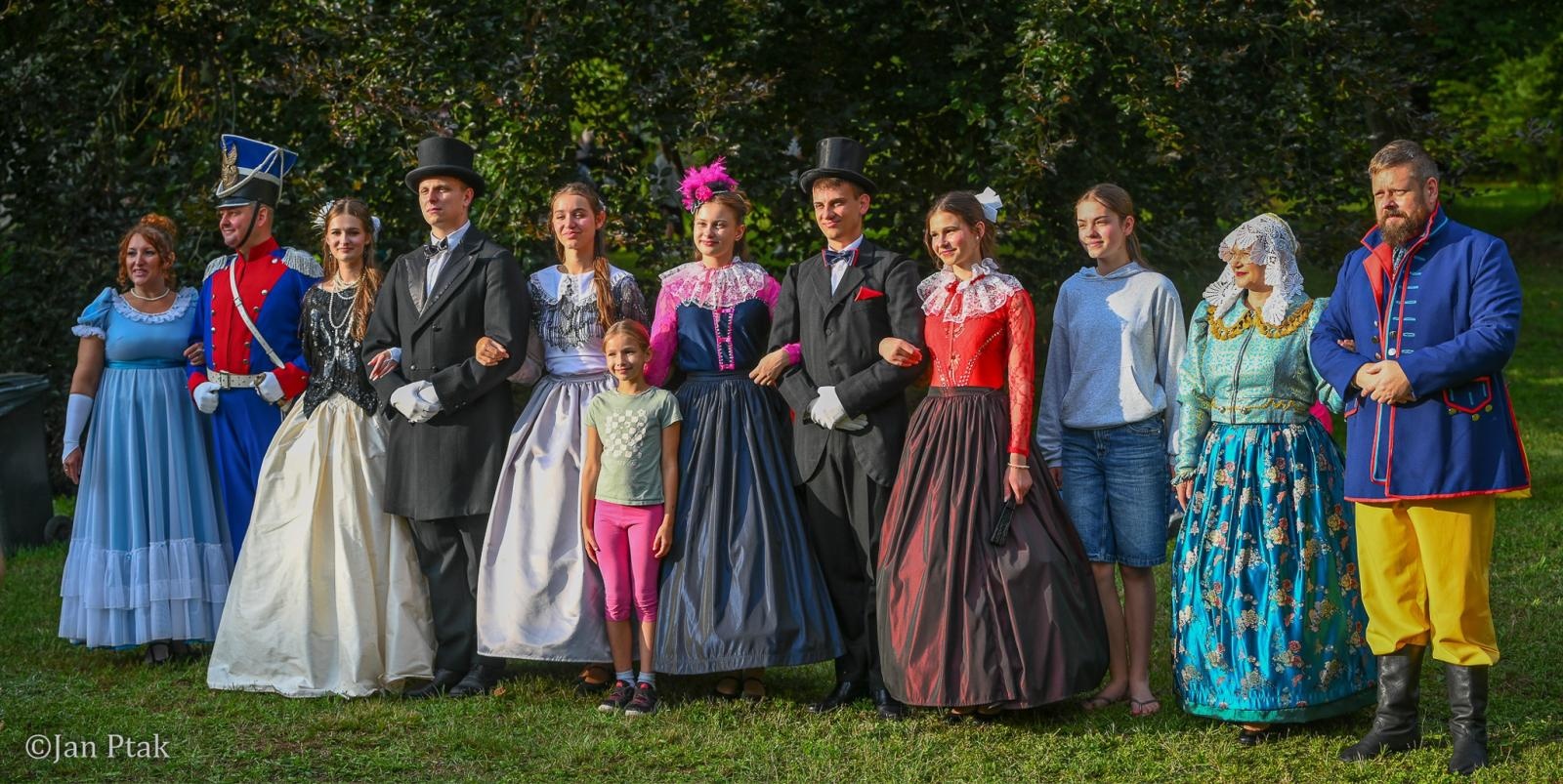 Zdjęcie w galerii na portalu naszraciborz.pl: Huczny powrót hrabiny. Tłumy na Fanny Days w Krowiarkach [FOTO i WIDEO] wiadomości z regionu