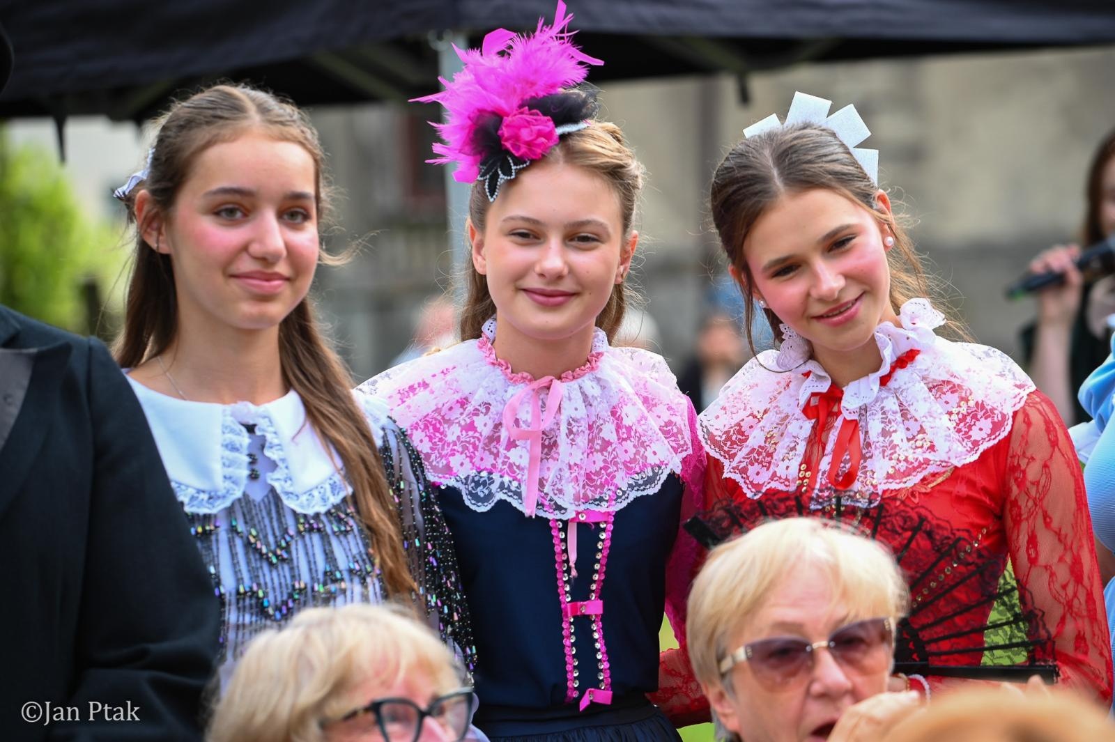 Zdjęcie w galerii na portalu naszraciborz.pl: Huczny powrót hrabiny. Tłumy na Fanny Days w Krowiarkach [FOTO i WIDEO] wiadomości z regionu
