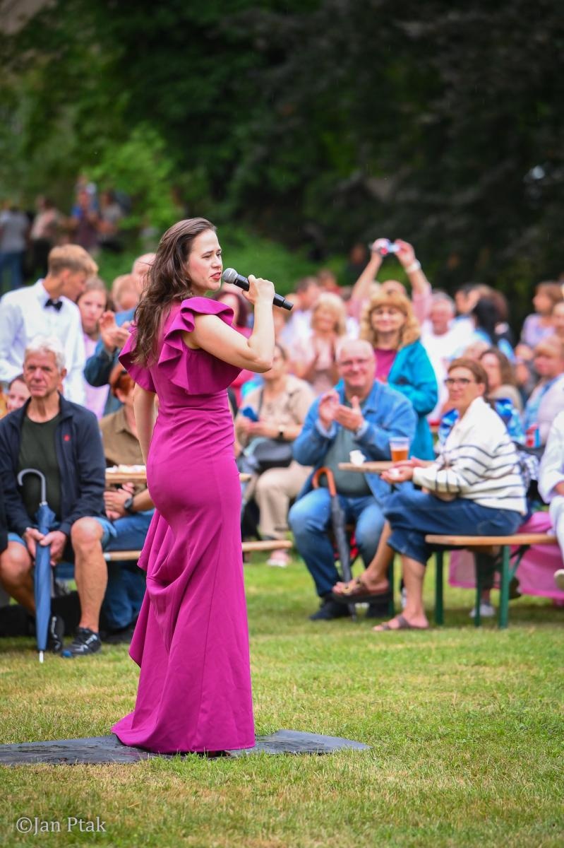 Zdjęcie w galerii na portalu naszraciborz.pl: Huczny powrót hrabiny. Tłumy na Fanny Days w Krowiarkach [FOTO i WIDEO] wiadomości z regionu