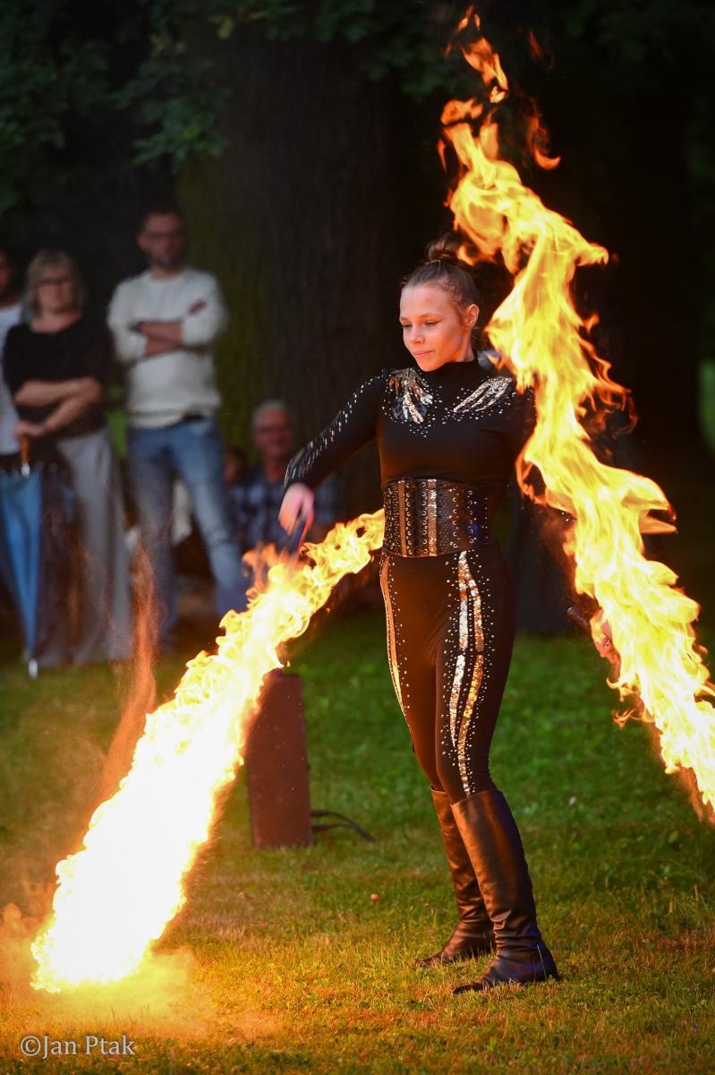 Zdjęcie w galerii na portalu naszraciborz.pl: Huczny powrót hrabiny. Tłumy na Fanny Days w Krowiarkach [FOTO i WIDEO] wiadomości z regionu