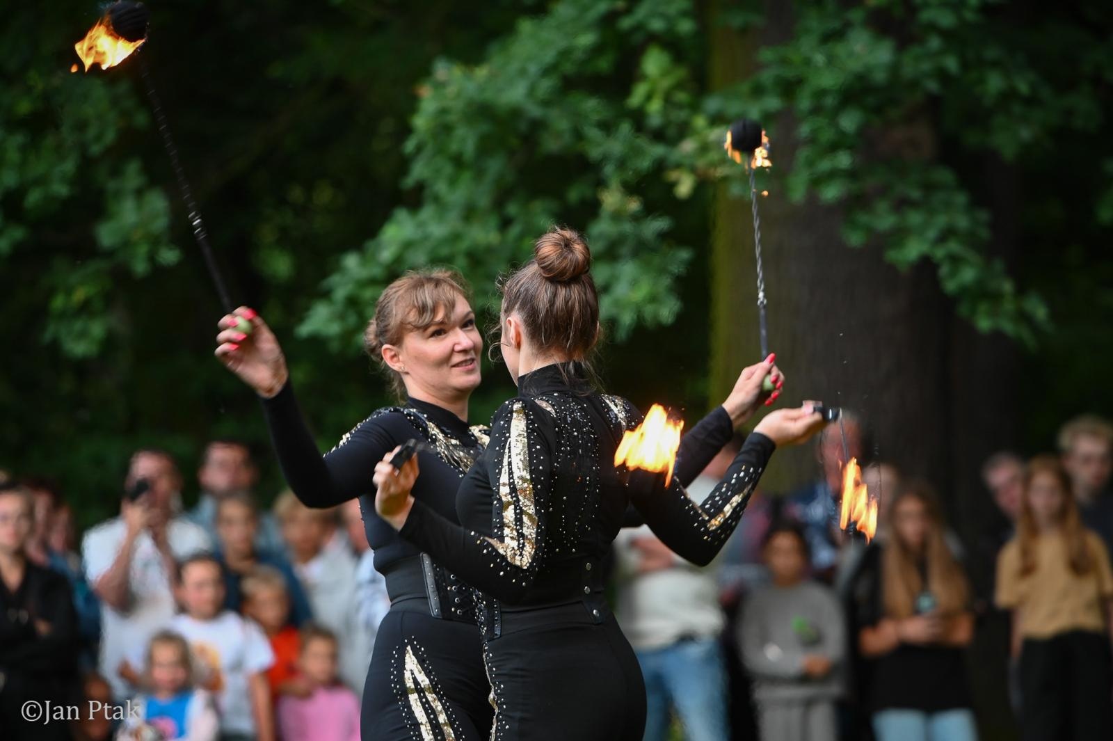 Zdjęcie w galerii na portalu naszraciborz.pl: Huczny powrót hrabiny. Tłumy na Fanny Days w Krowiarkach [FOTO i WIDEO] wiadomości z regionu