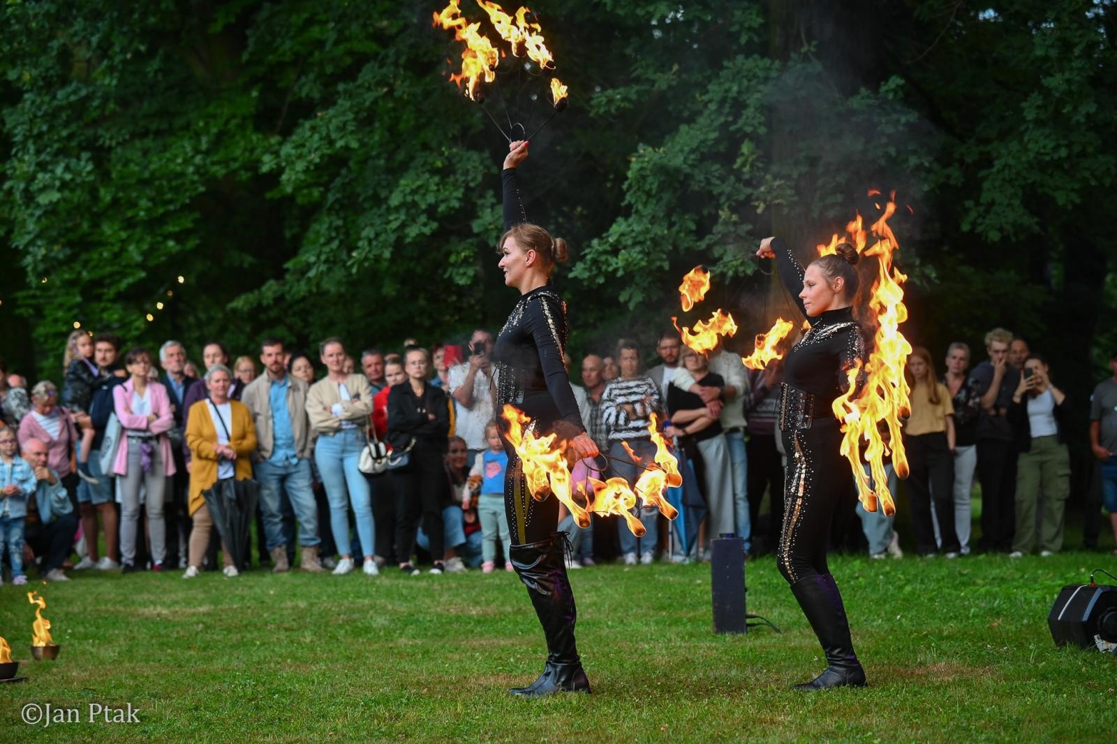 Zdjęcie w galerii na portalu naszraciborz.pl: Huczny powrót hrabiny. Tłumy na Fanny Days w Krowiarkach [FOTO i WIDEO] wiadomości z regionu