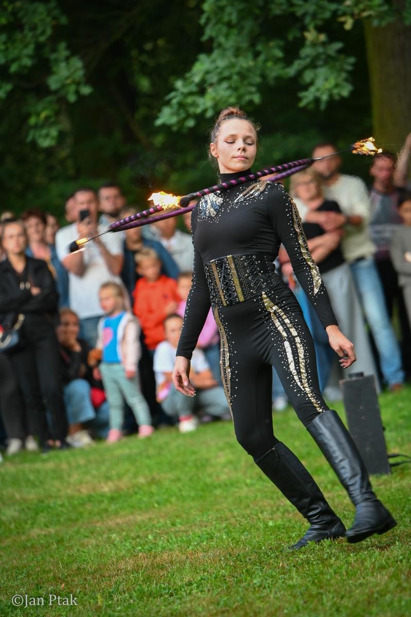 Zdjęcie w galerii na portalu naszraciborz.pl: Huczny powrót hrabiny. Tłumy na Fanny Days w Krowiarkach [FOTO i WIDEO] wiadomości z regionu