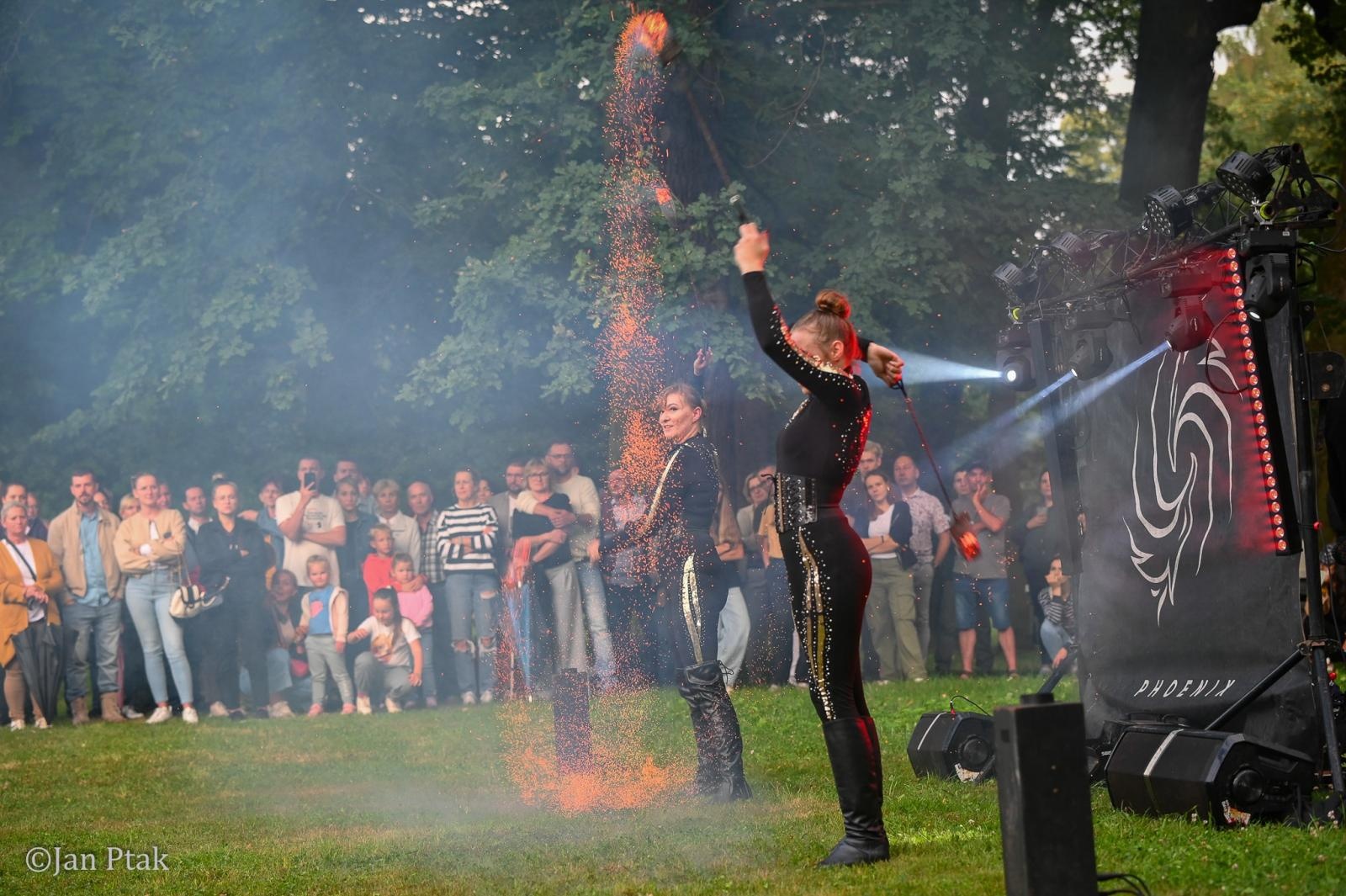 Zdjęcie w galerii na portalu naszraciborz.pl: Huczny powrót hrabiny. Tłumy na Fanny Days w Krowiarkach [FOTO i WIDEO] wiadomości z regionu