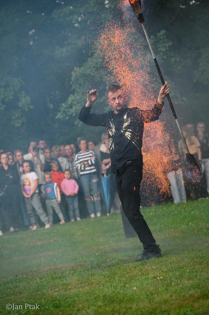 Zdjęcie w galerii na portalu naszraciborz.pl: Huczny powrót hrabiny. Tłumy na Fanny Days w Krowiarkach [FOTO i WIDEO] wiadomości z regionu