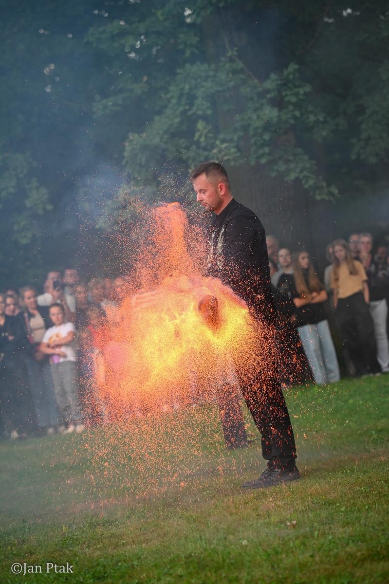 Zdjęcie w galerii na portalu naszraciborz.pl: Huczny powrót hrabiny. Tłumy na Fanny Days w Krowiarkach [FOTO i WIDEO] wiadomości z regionu