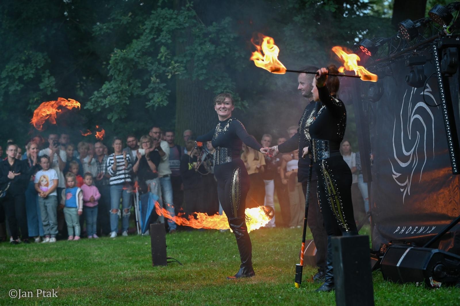 Zdjęcie w galerii na portalu naszraciborz.pl: Huczny powrót hrabiny. Tłumy na Fanny Days w Krowiarkach [FOTO i WIDEO] wiadomości z regionu