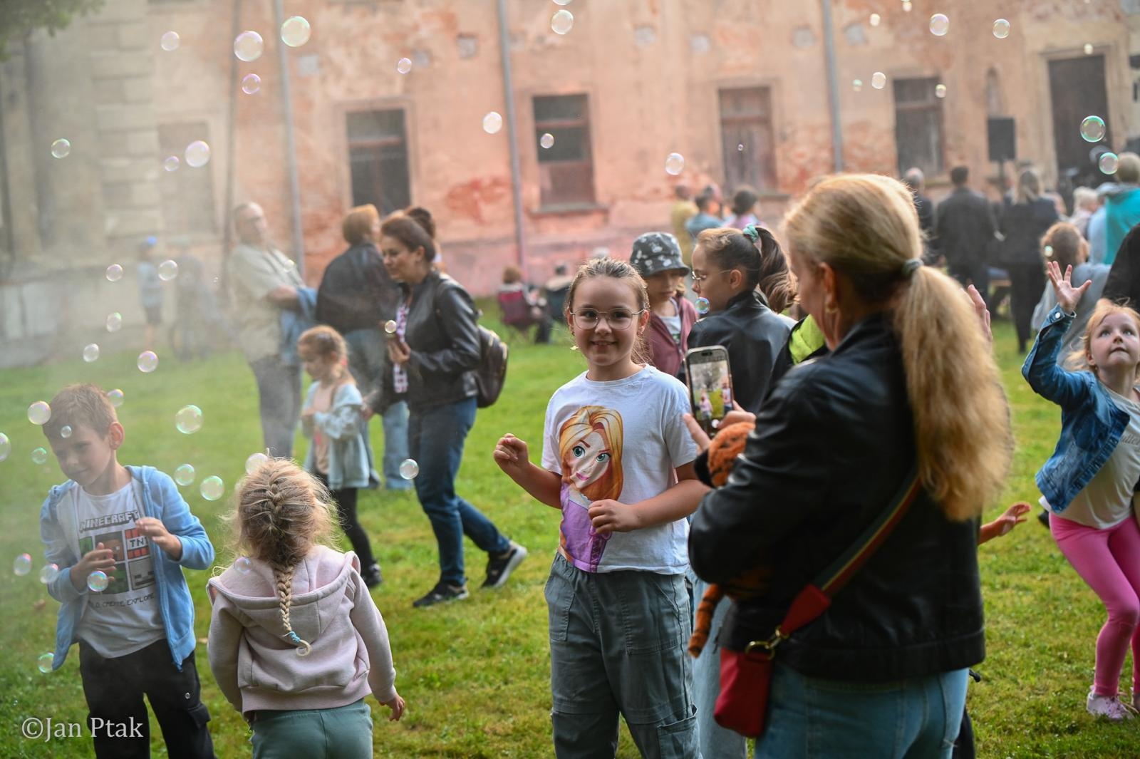 Zdjęcie w galerii na portalu naszraciborz.pl: Huczny powrót hrabiny. Tłumy na Fanny Days w Krowiarkach [FOTO i WIDEO] wiadomości z regionu
