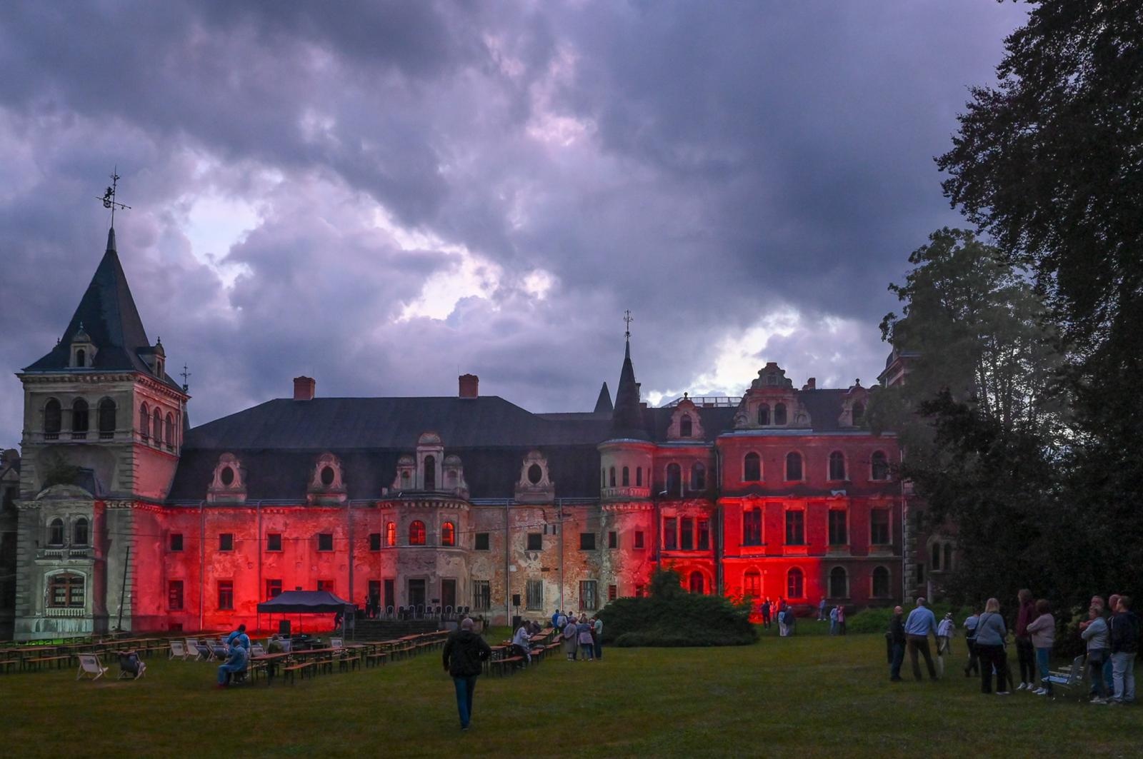 Zdjęcie w galerii na portalu naszraciborz.pl: Huczny powrót hrabiny. Tłumy na Fanny Days w Krowiarkach [FOTO i WIDEO] wiadomości z regionu