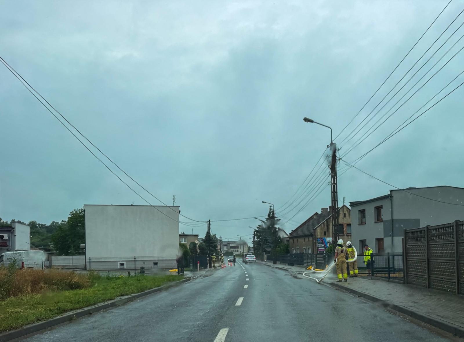 Zdjęcie w galerii na portalu naszraciborz.pl: Ulewa nad Raciborzem i powiatem. Błyskawicznie przybywa zgłoszeń wiadomości z regionu