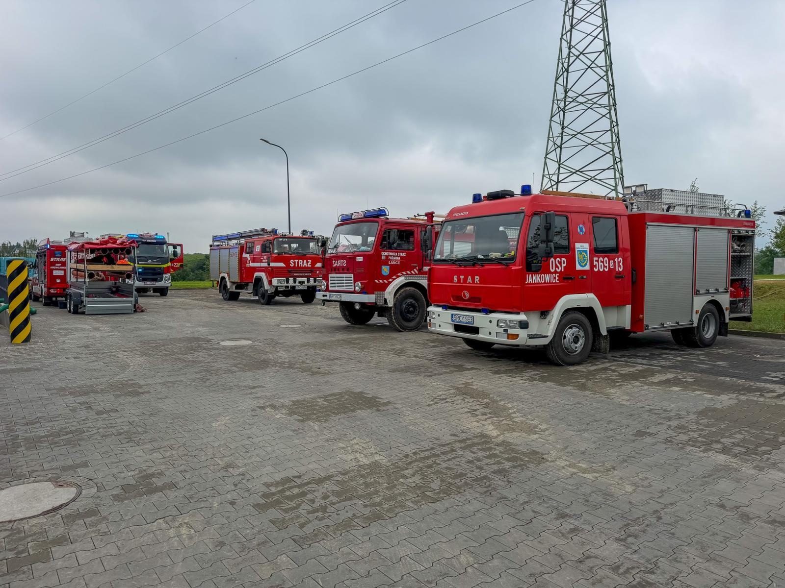 Zdjęcie w galerii na portalu naszraciborz.pl: Pierwszy wielki test zbiorników. Ocice i Pawłów przeszły przez ulewy suchą stopą, M Park podtopiony wiadomości z regionu