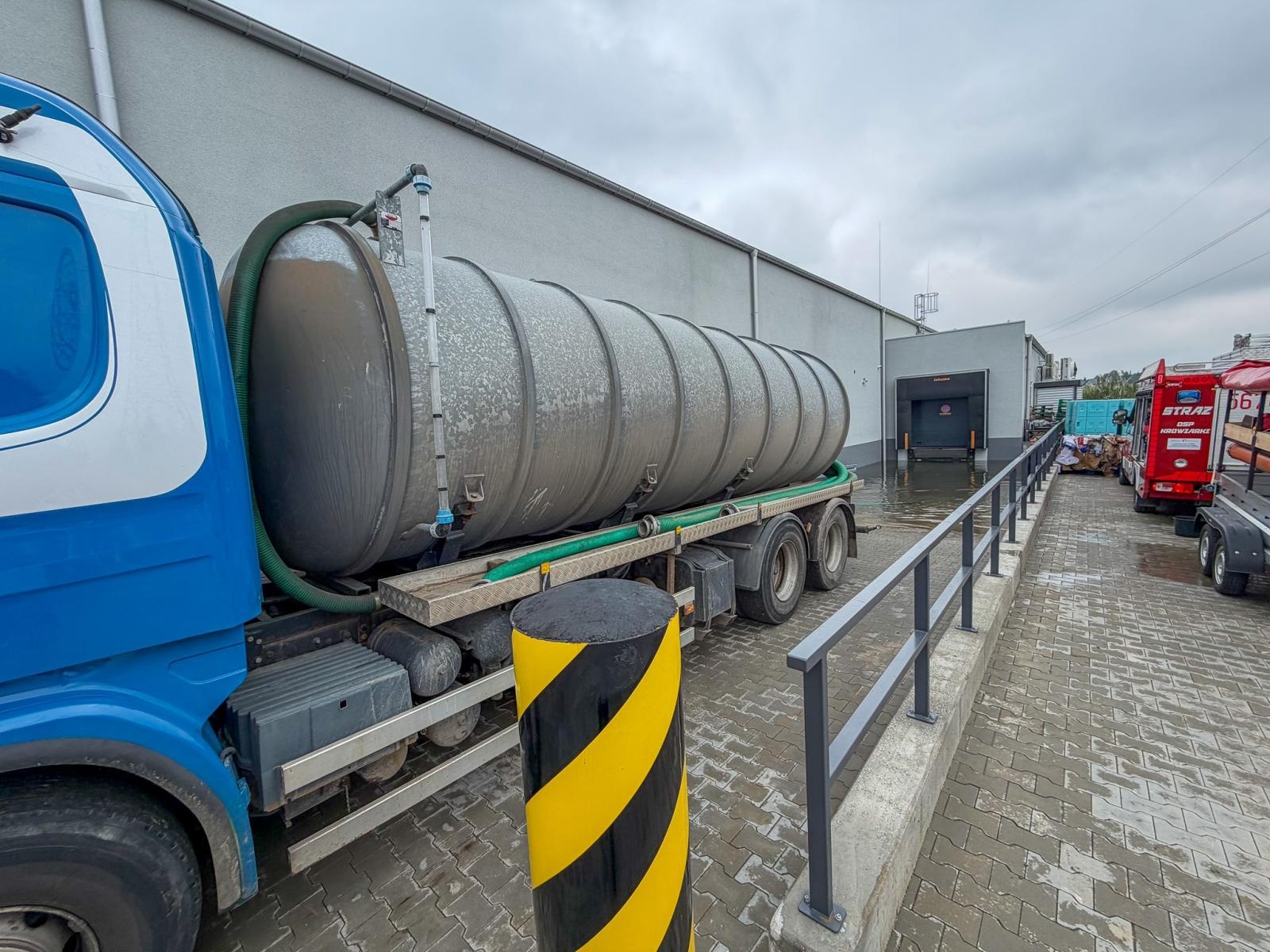 Zdjęcie w galerii na portalu naszraciborz.pl: Pierwszy wielki test zbiorników. Ocice i Pawłów przeszły przez ulewy suchą stopą, M Park podtopiony wiadomości z regionu