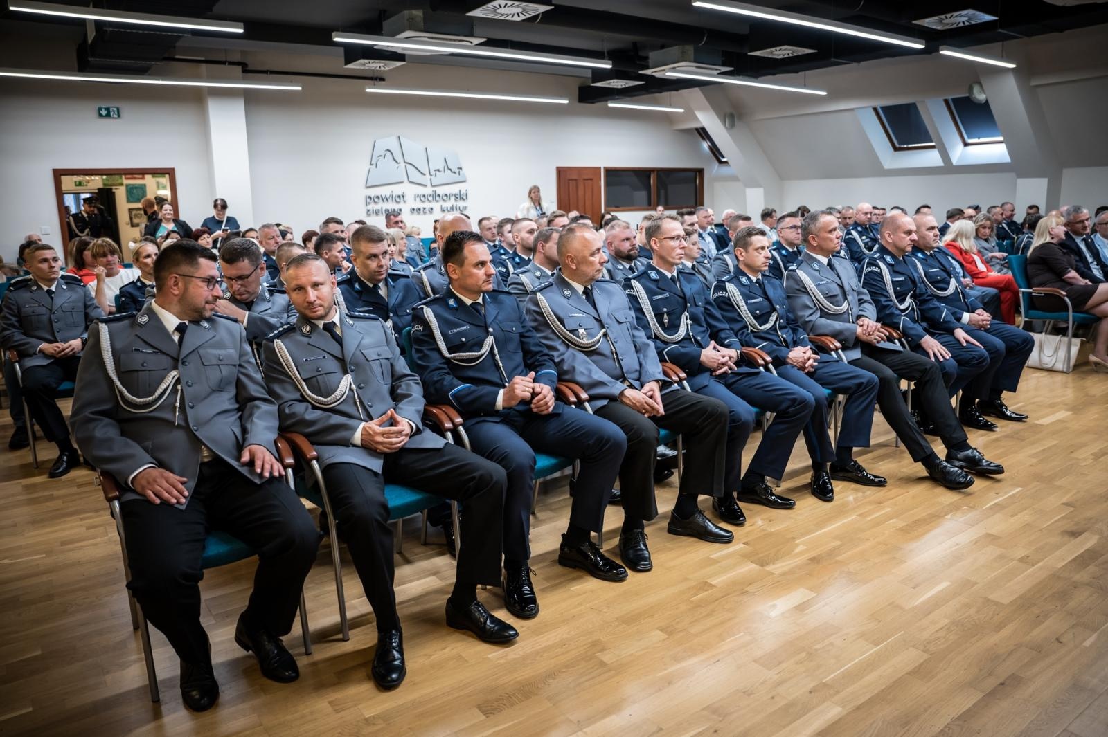 Zdjęcie w galerii na portalu naszraciborz.pl: Raciborska Policja świętowała na Zamku Piastowskim [FOTO i WIDEO] wiadomości z regionu