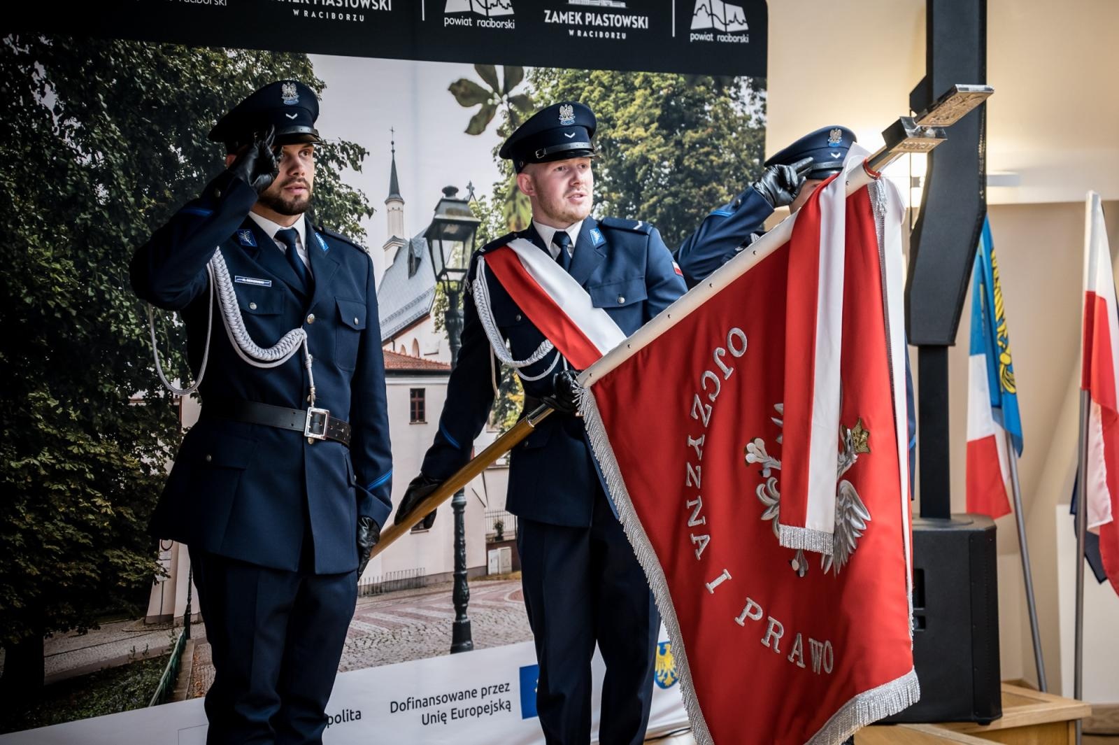 Zdjęcie w galerii na portalu naszraciborz.pl: Raciborska Policja świętowała na Zamku Piastowskim [FOTO i WIDEO] wiadomości z regionu