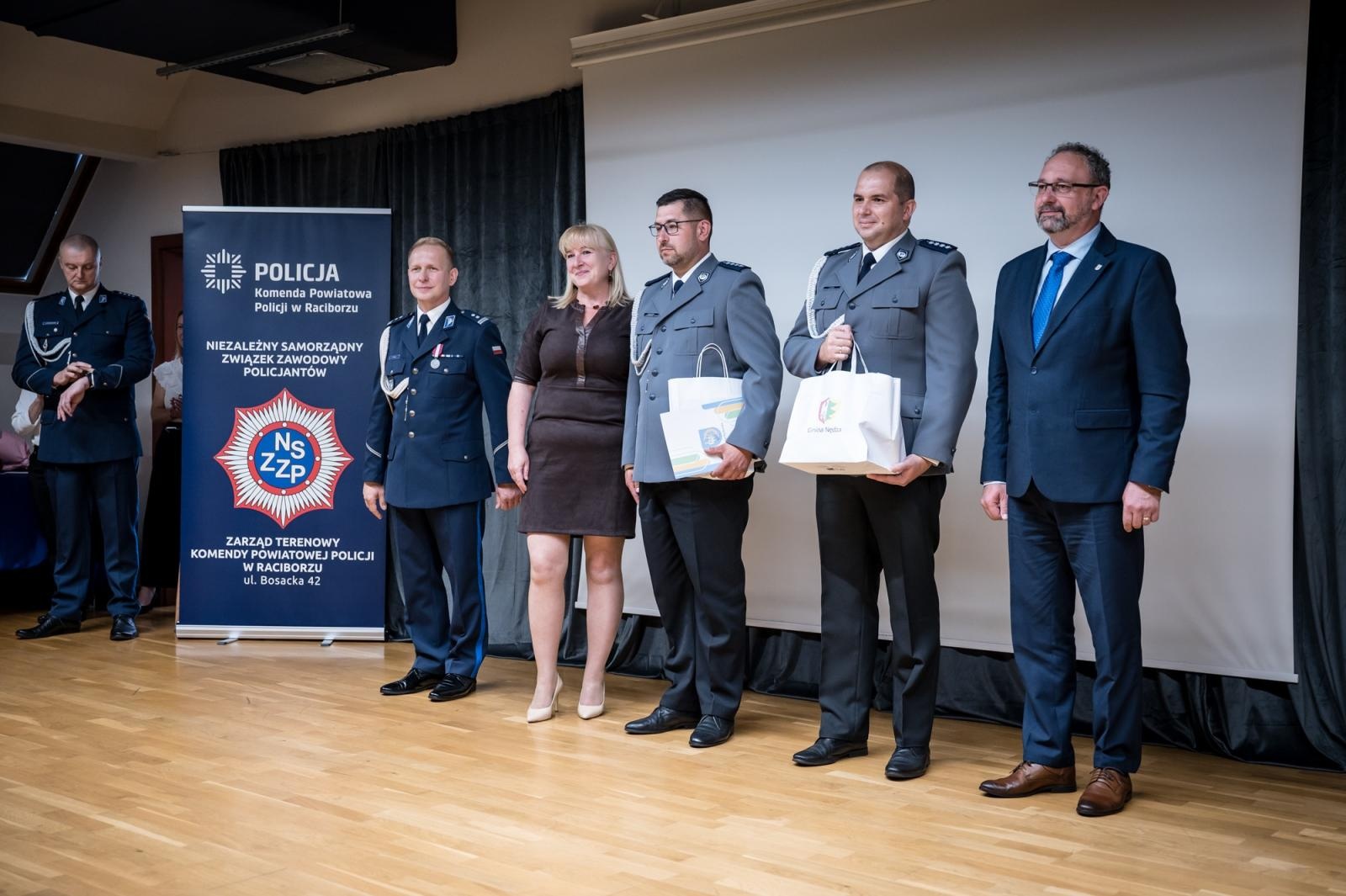 Zdjęcie w galerii na portalu naszraciborz.pl: Raciborska Policja świętowała na Zamku Piastowskim [FOTO i WIDEO] wiadomości z regionu