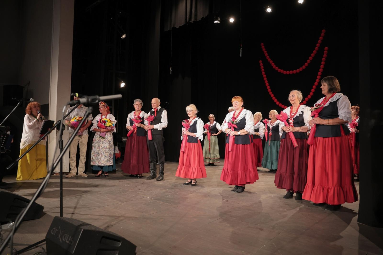 Zdjęcie w galerii na portalu naszraciborz.pl: Strzecha Seniorzy - najmłodsi duchem tancerze Zespołu Pieśni i Tańca Strzecha świętowali 20 urodziny wiadomości z regionu