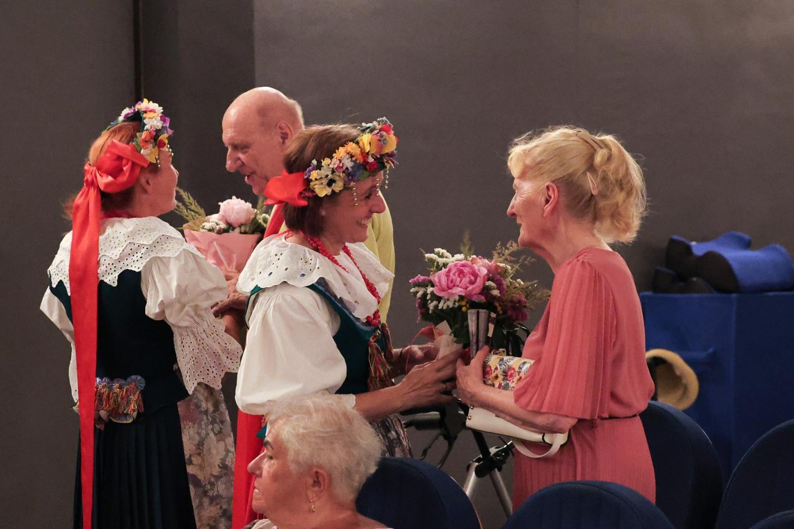 Zdjęcie w galerii na portalu naszraciborz.pl: Strzecha Seniorzy - najmłodsi duchem tancerze Zespołu Pieśni i Tańca Strzecha świętowali 20 urodziny wiadomości z regionu