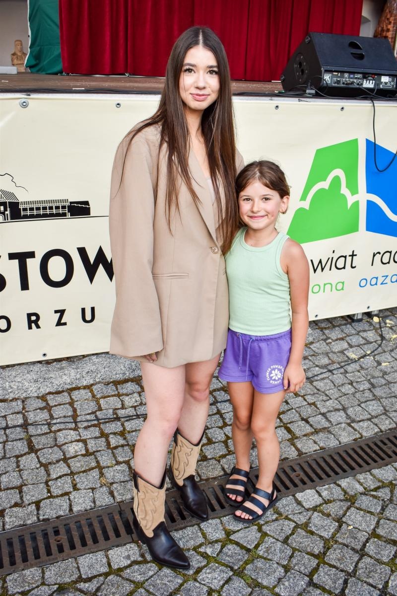 Zdjęcie w galerii na portalu naszraciborz.pl: Wakacyjne atrakcje na zamkowym dziedzińcu przyciągnęły tłumy wiadomości z regionu