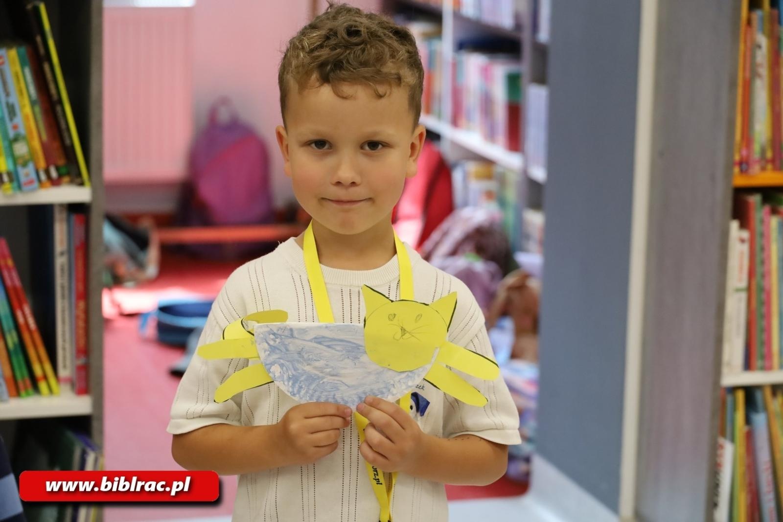 Zdjęcie w galerii na portalu naszraciborz.pl: Lato z Biblioteką: Kocia Szajka i Zwiadowcy wiadomości z regionu