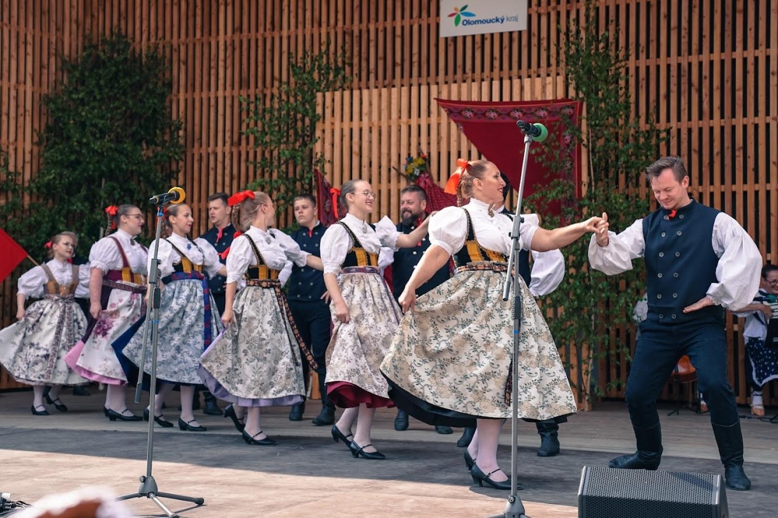 Zdjęcie w galerii na portalu naszraciborz.pl: Zespół Raciborzanie wrócił z czeskich Doloplazów wiadomości z regionu