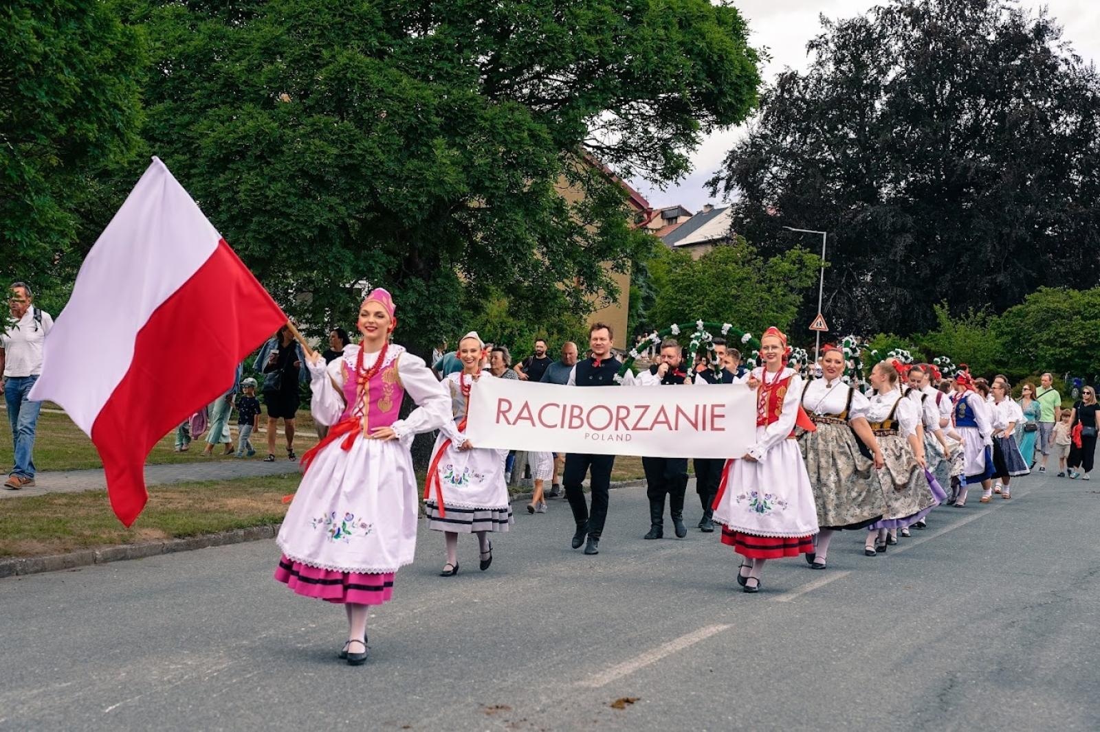 Zdjęcie w galerii na portalu naszraciborz.pl: Zespół Raciborzanie wrócił z czeskich Doloplazów wiadomości z regionu
