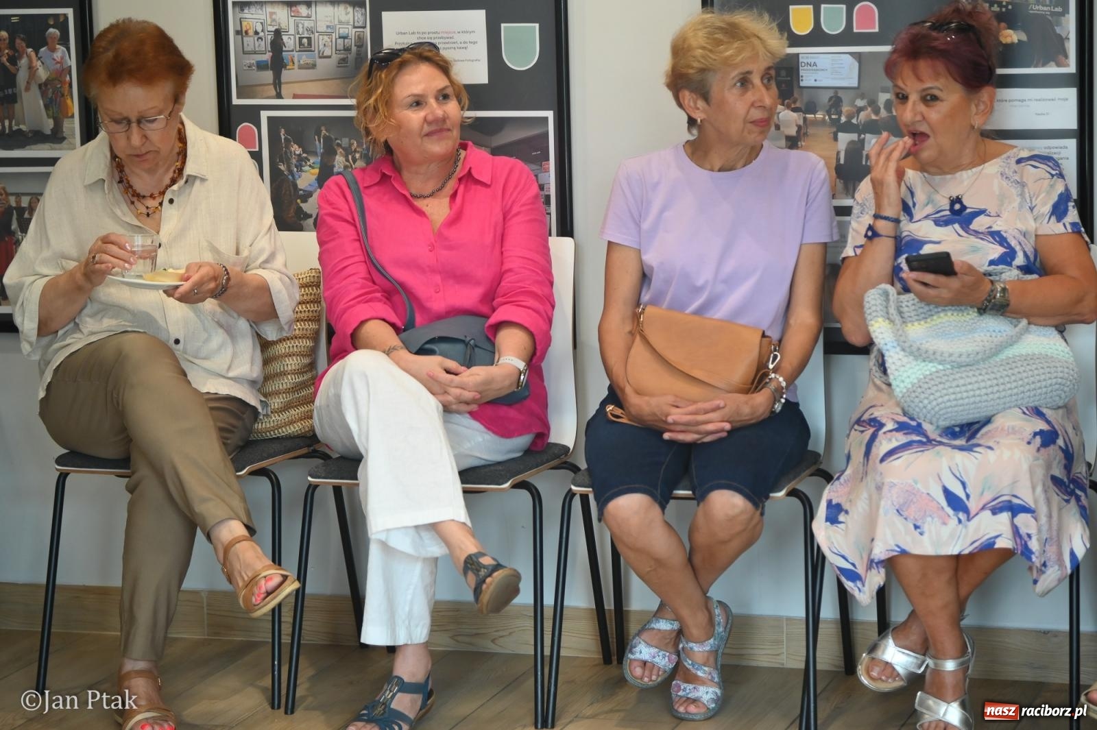 Zdjęcie w galerii na portalu naszraciborz.pl: Urban Lab Racibórz ma rok. Na nowym dworcu PKP świętowano jubileusz wiadomości z regionu