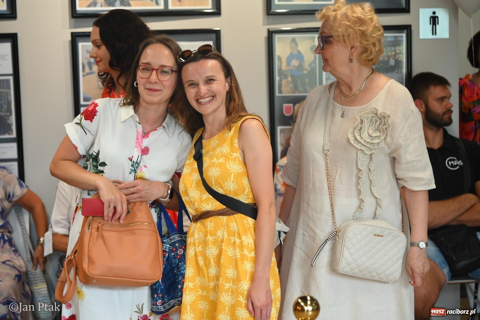 Zdjęcie w galerii na portalu naszraciborz.pl: Urban Lab Racibórz ma rok. Na nowym dworcu PKP świętowano jubileusz wiadomości z regionu