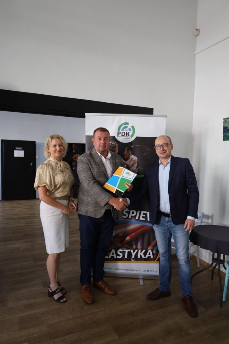 Zdjęcie w galerii na portalu naszraciborz.pl: Fotowoltaika pojawi się na budynku Powiatowego Domu Kultury w Raciborzu wiadomości z regionu